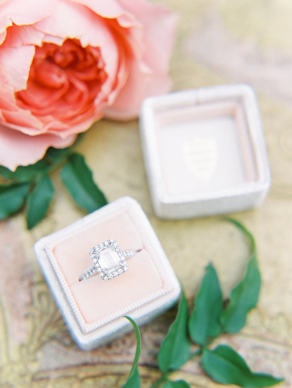 Romantic wedding ring