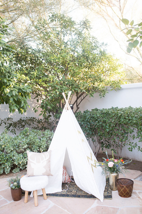 Tipi wedding decor