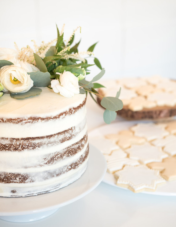 semi naked cake