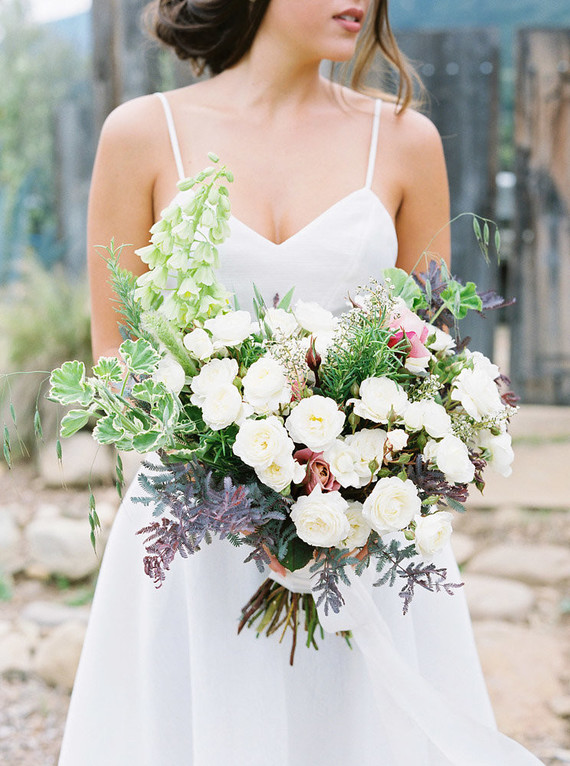 White bridal bouquet