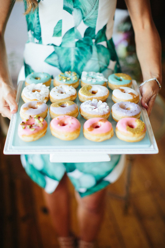 Donut plate
