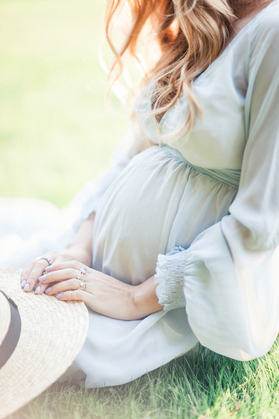 dress maternity photos Inspiration