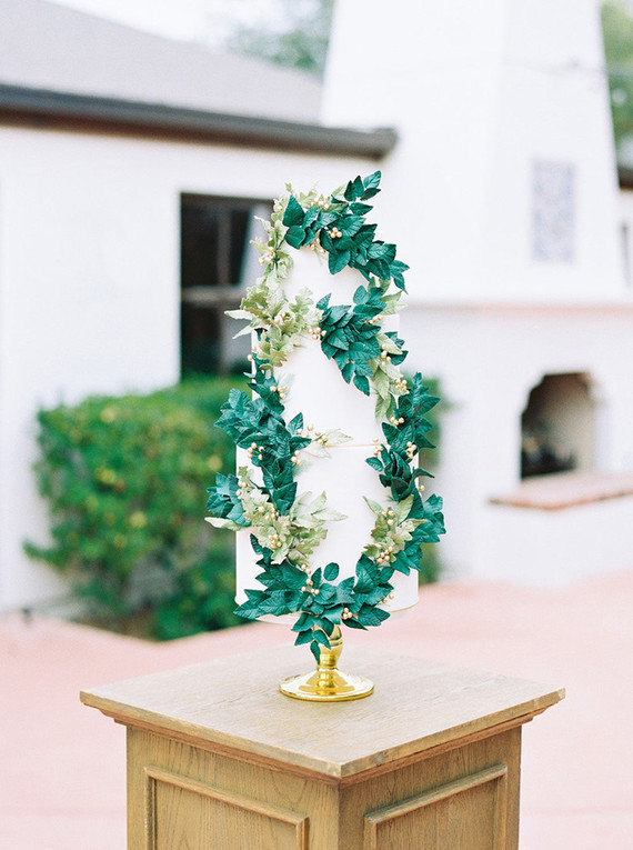 Emerald wedding cake Inspiration