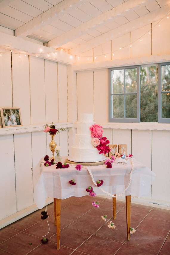 Floral wedding cake