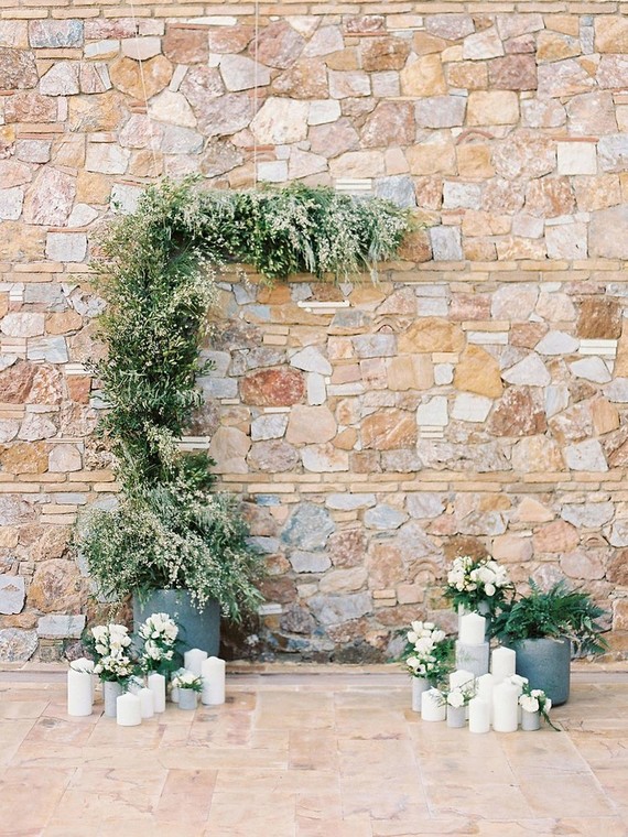 Romantic altar