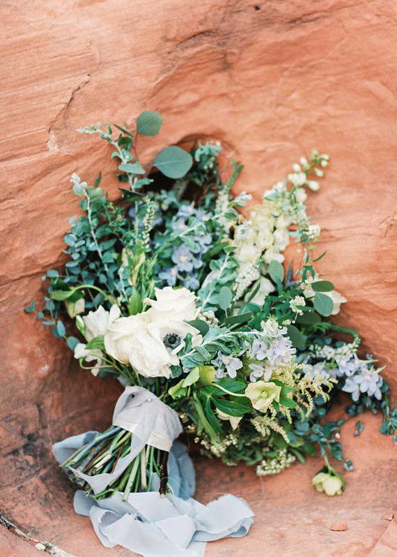 Desert elopement inspiration in Las Vegas Wedding Inspiration
