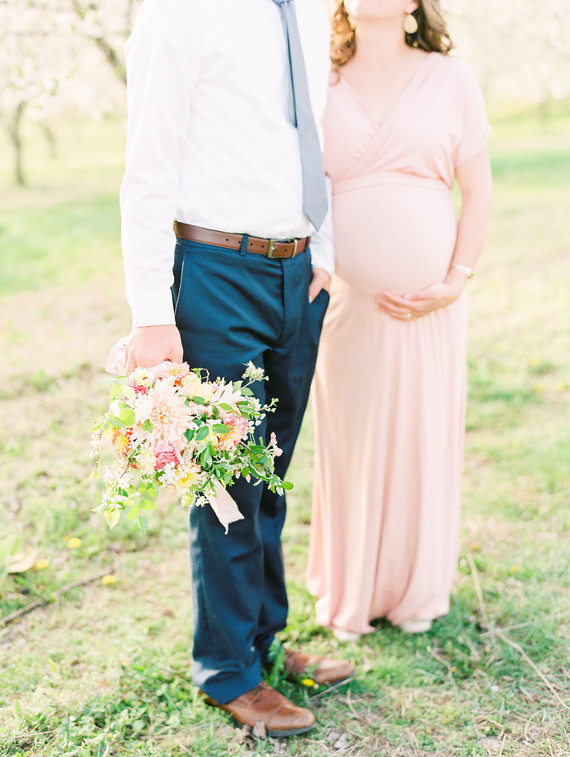 Apple blossom maternity photos
