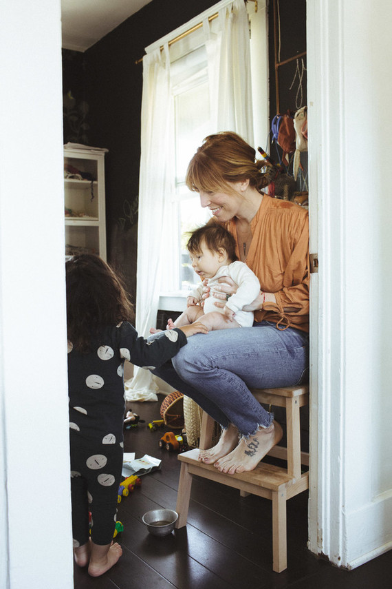 Lifestyle family newborn photos