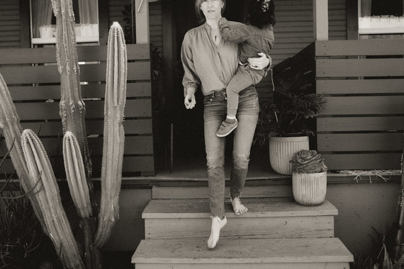 Lifestyle family newborn photos