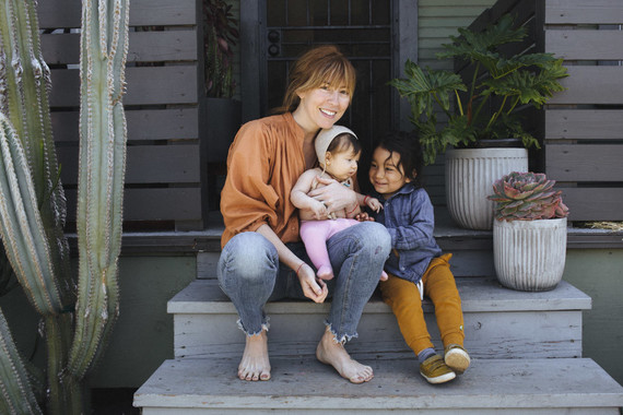 Lifestyle family newborn photos