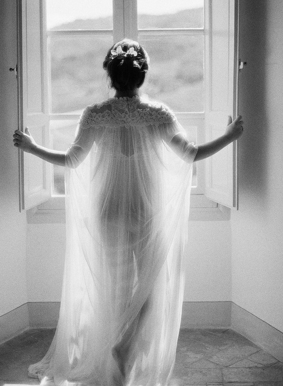 Romantic maternity photos in Italy