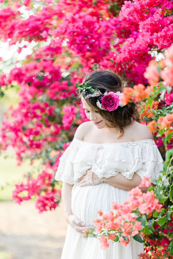 Modern mexican-inspired maternity photos