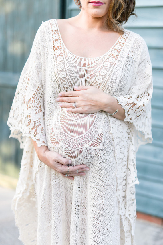 Modern mexican-inspired maternity photos