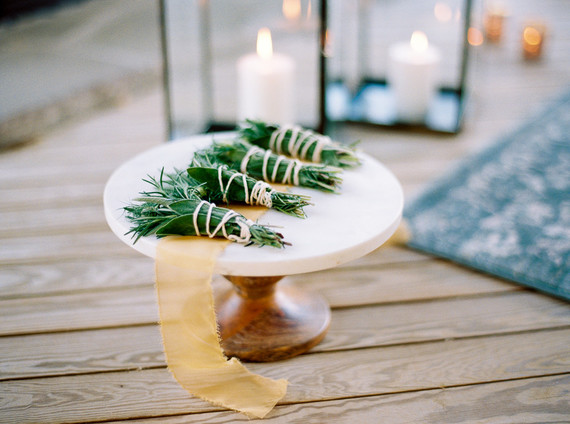 DIY smudge sticks