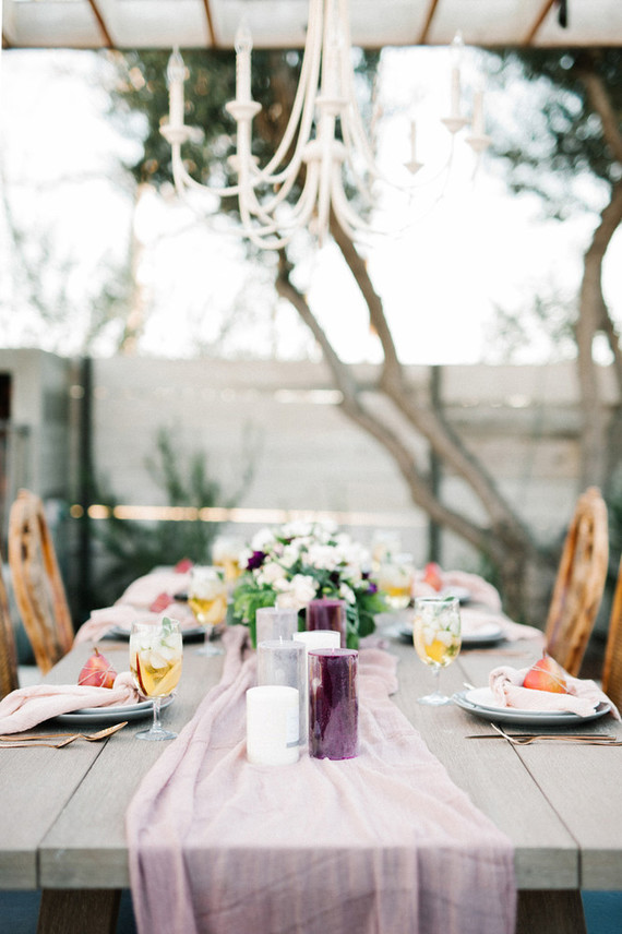 Romantic table runner