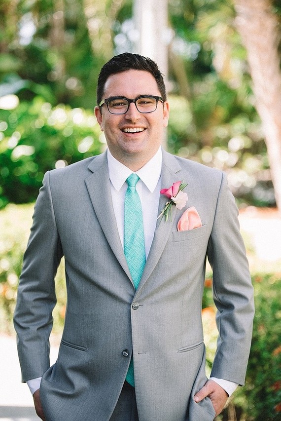 Aqua groom's tie