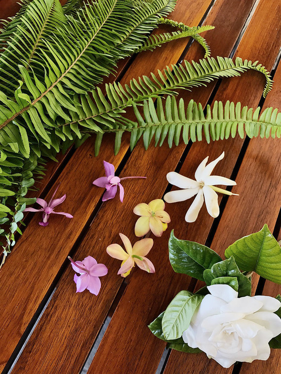 lei making