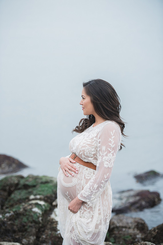 Seaside family maternity photos