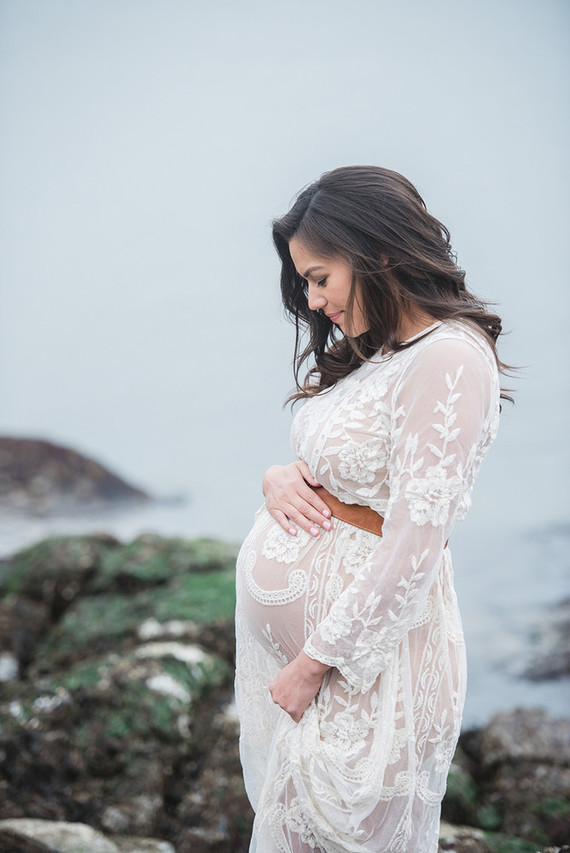 Seaside family maternity photos