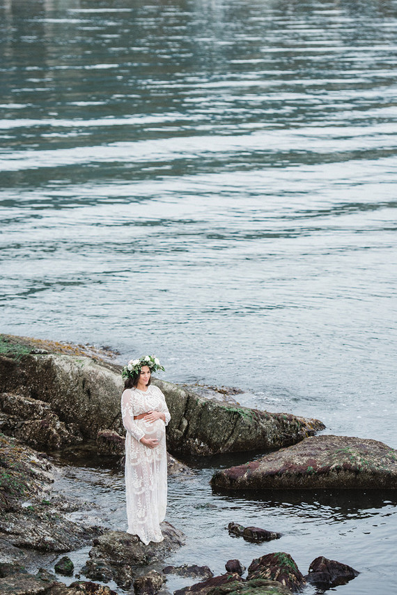 Seaside family maternity photos