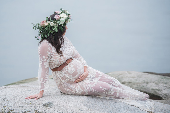 Seaside family maternity photos
