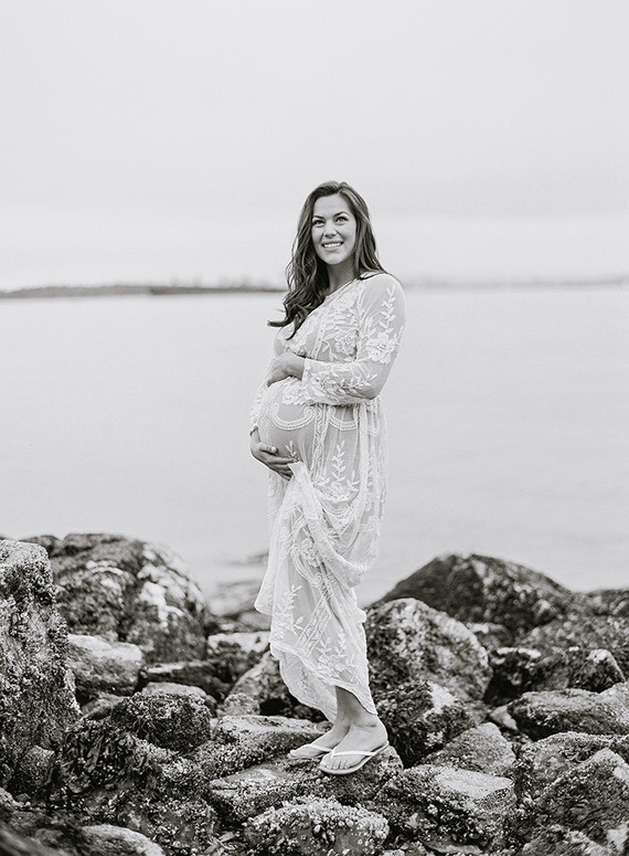 Seaside family maternity photos