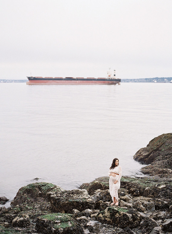 Seaside family maternity photos