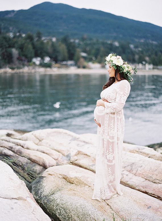 Seaside family maternity photos