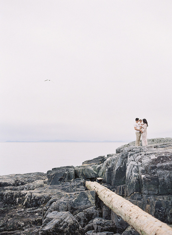 Seaside family maternity photos