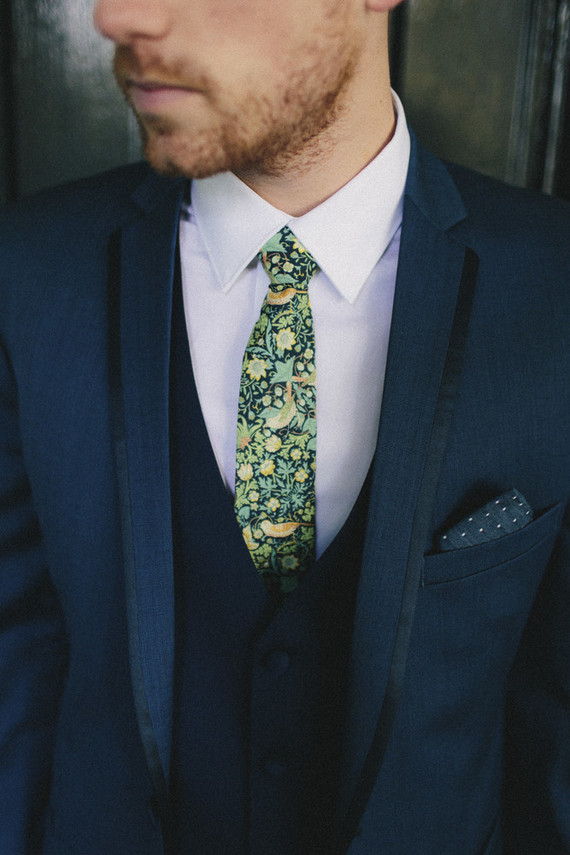 Floral tie