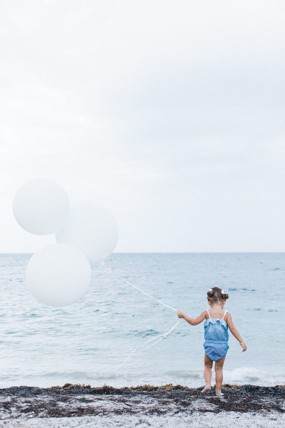 Summery matching sibling photos on the beach Inspiration