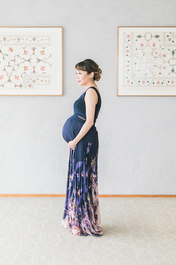 Art Museum maternity photos