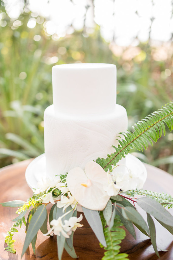 Tropical white wedding cake