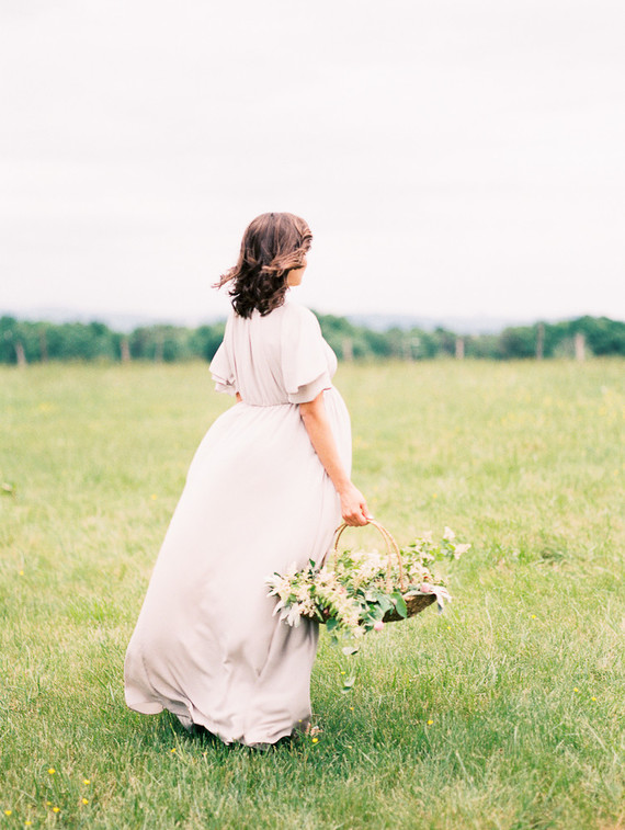 Meadow maternity photos