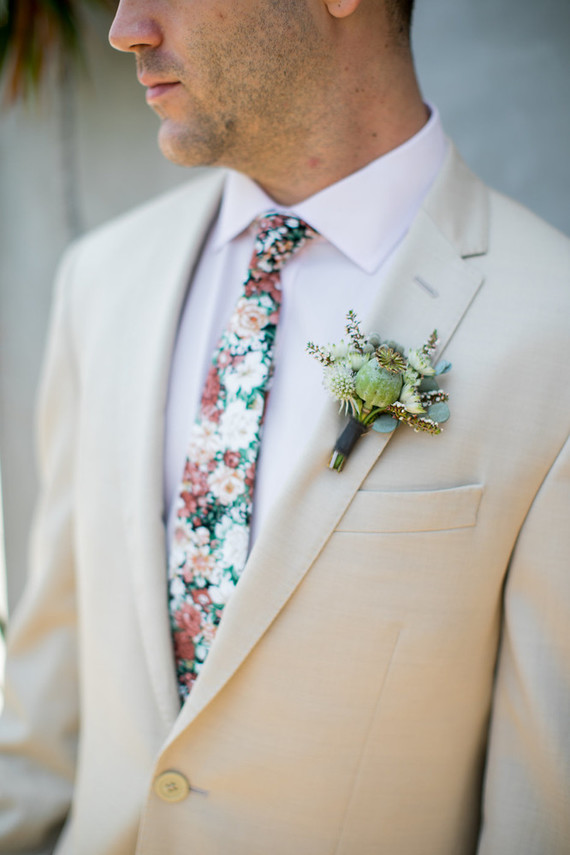 Fall boutonnière ideas with The Black Tux
