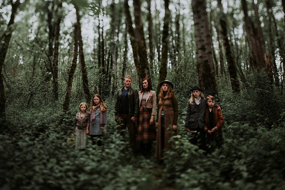 Wooded family photos in Portland