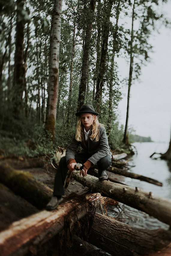 Wooded family photos in Portland