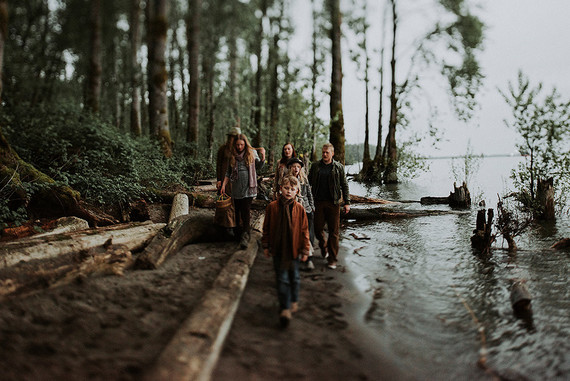 Wooded family photos in Portland