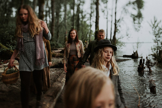 Wooded family photos in Portland