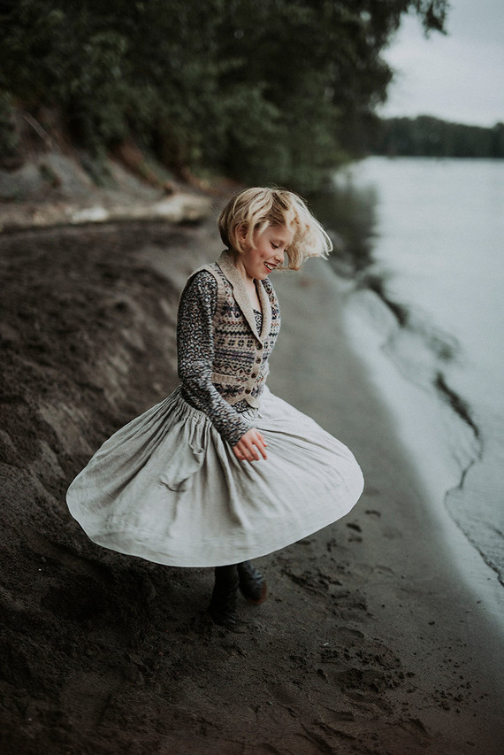 Wooded family photos in Portland