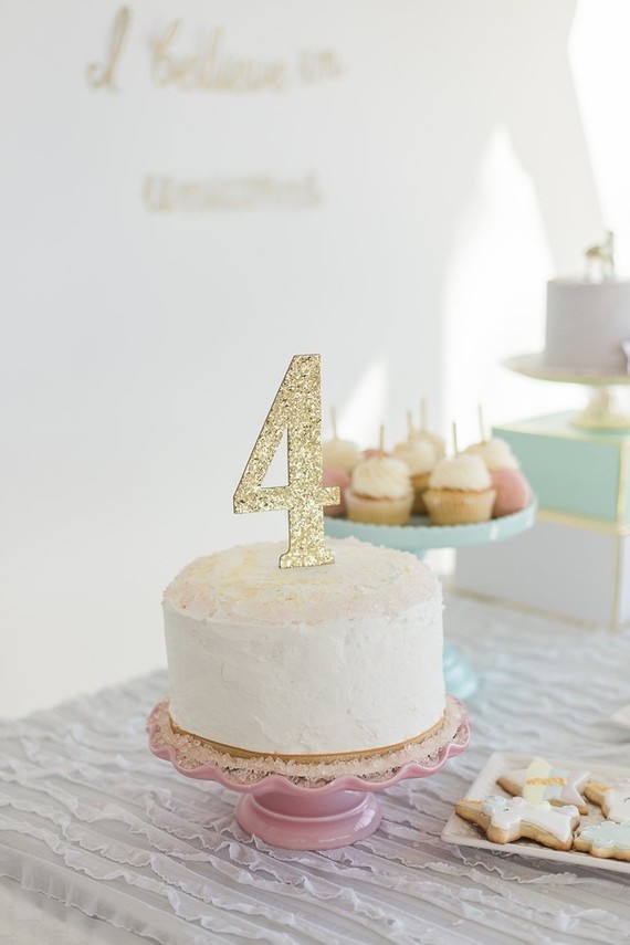 pastel dessert table