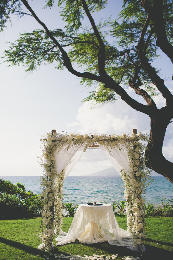 floral arch for wedding ceremony