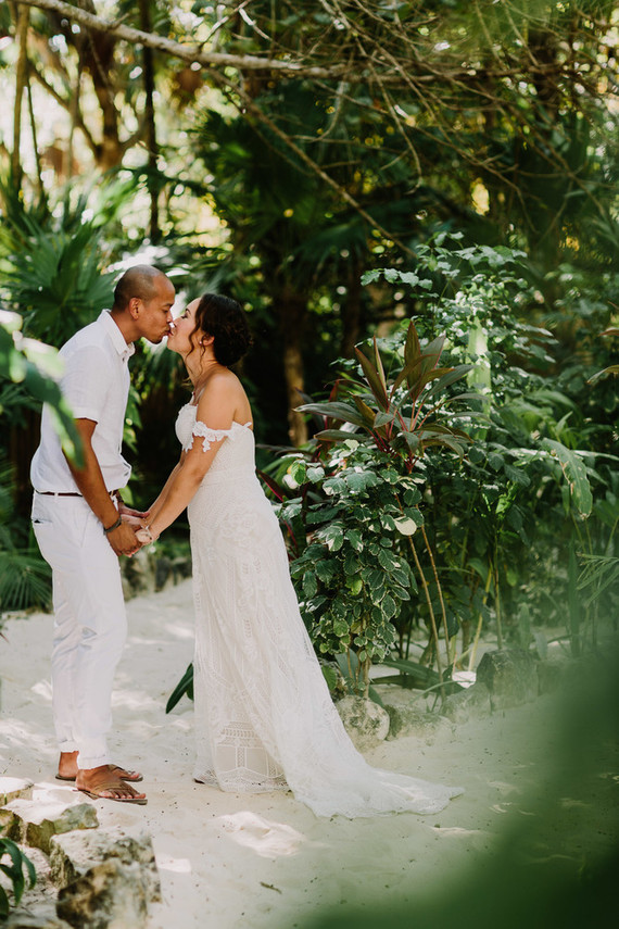 rustic tropical all white wedding in Tulum
