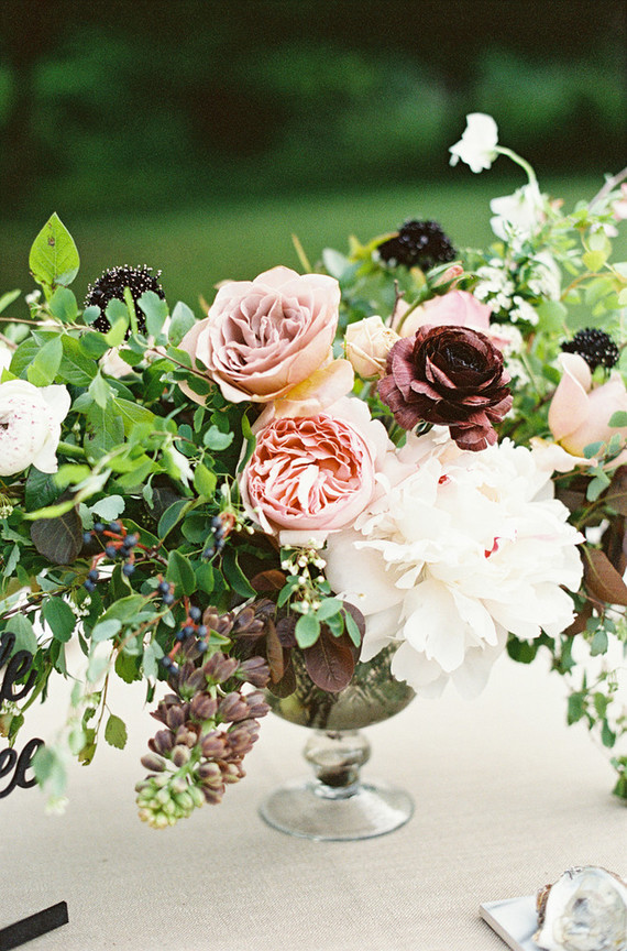 romantic floral arrangement Inspiration