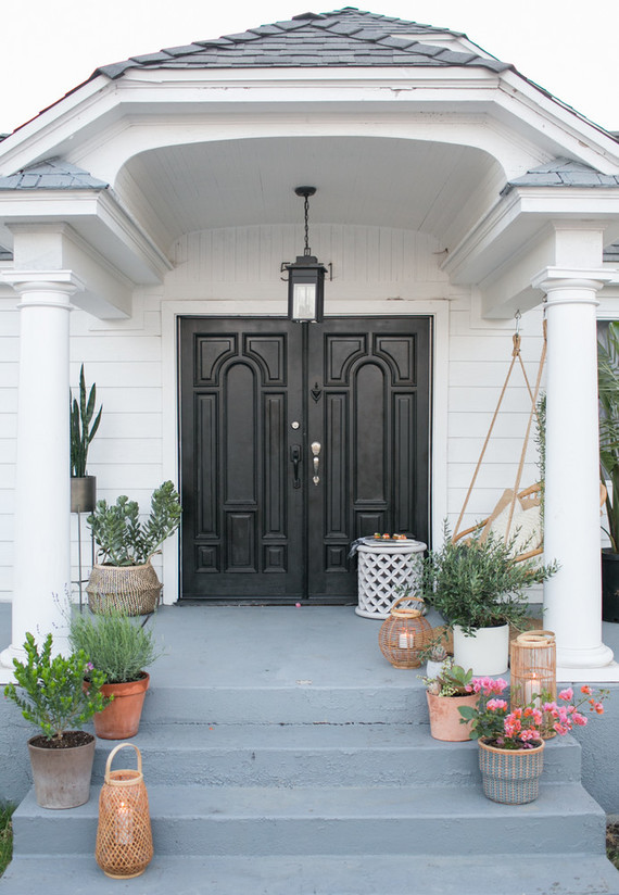 How to style your front porch for entertaining
