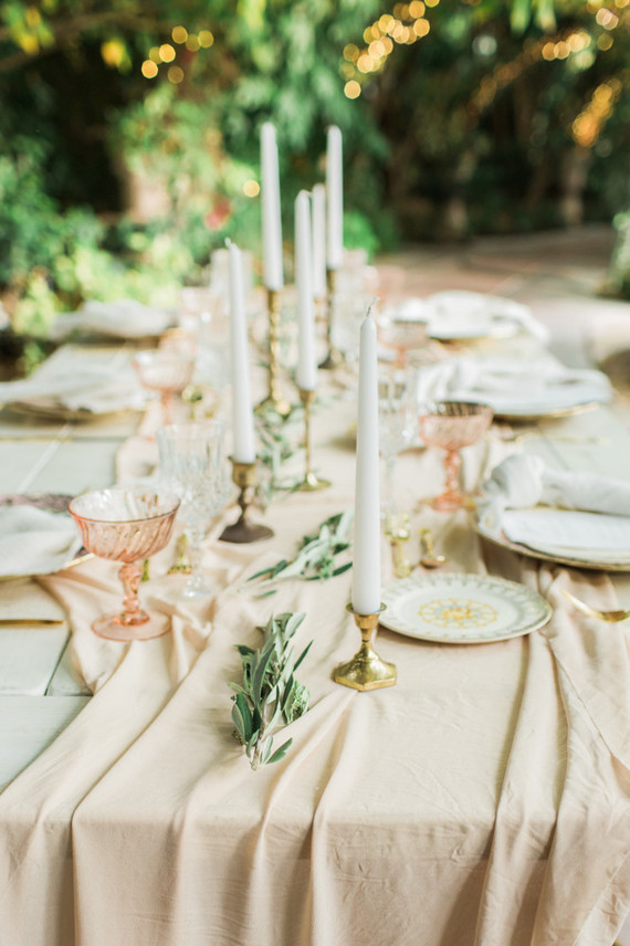 romantic neutral tablescape