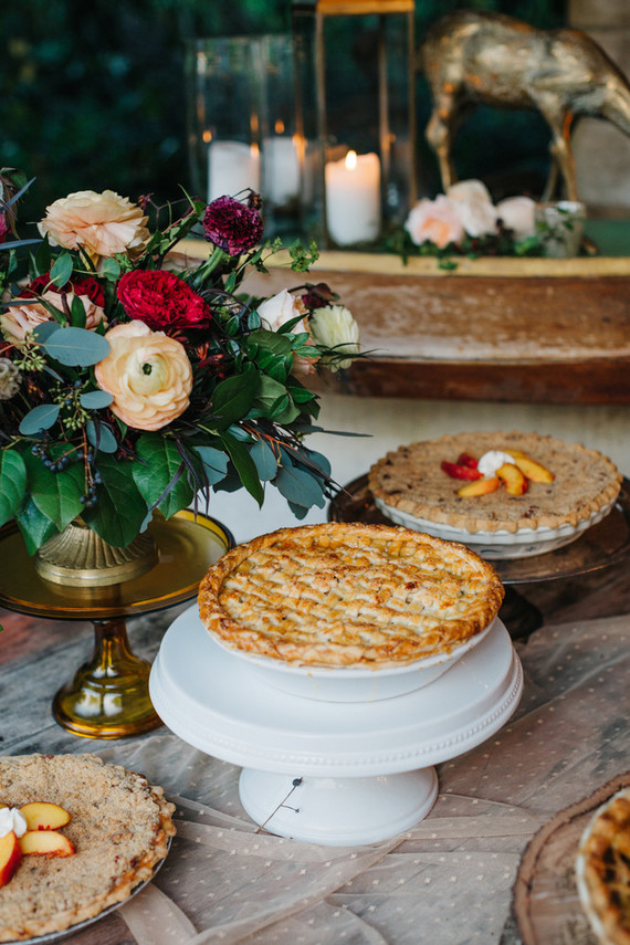 wedding pie table