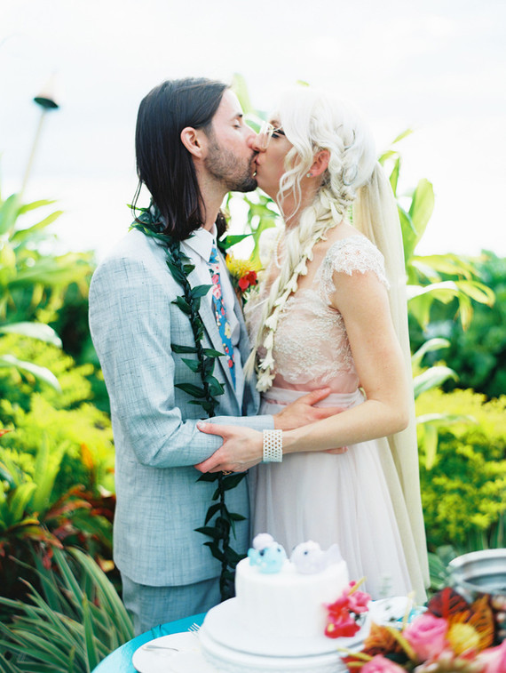 Indie Portland meets Maui wedding