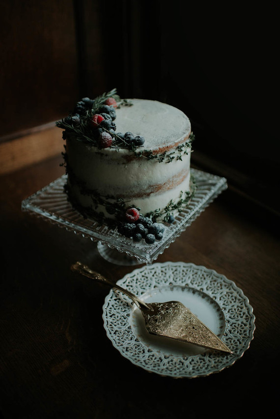 dark semi-naked cake ideas