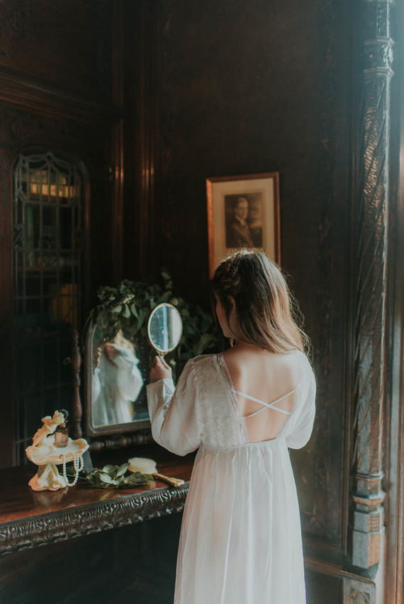 Moody, ornate Secret Garden-inspired bridal editorial Inspiration